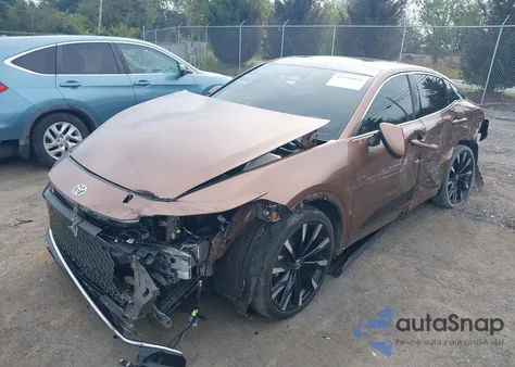 2023 Toyota Crown Platinum из США, поврежденный, VIN JTDAFAAF3P3000918